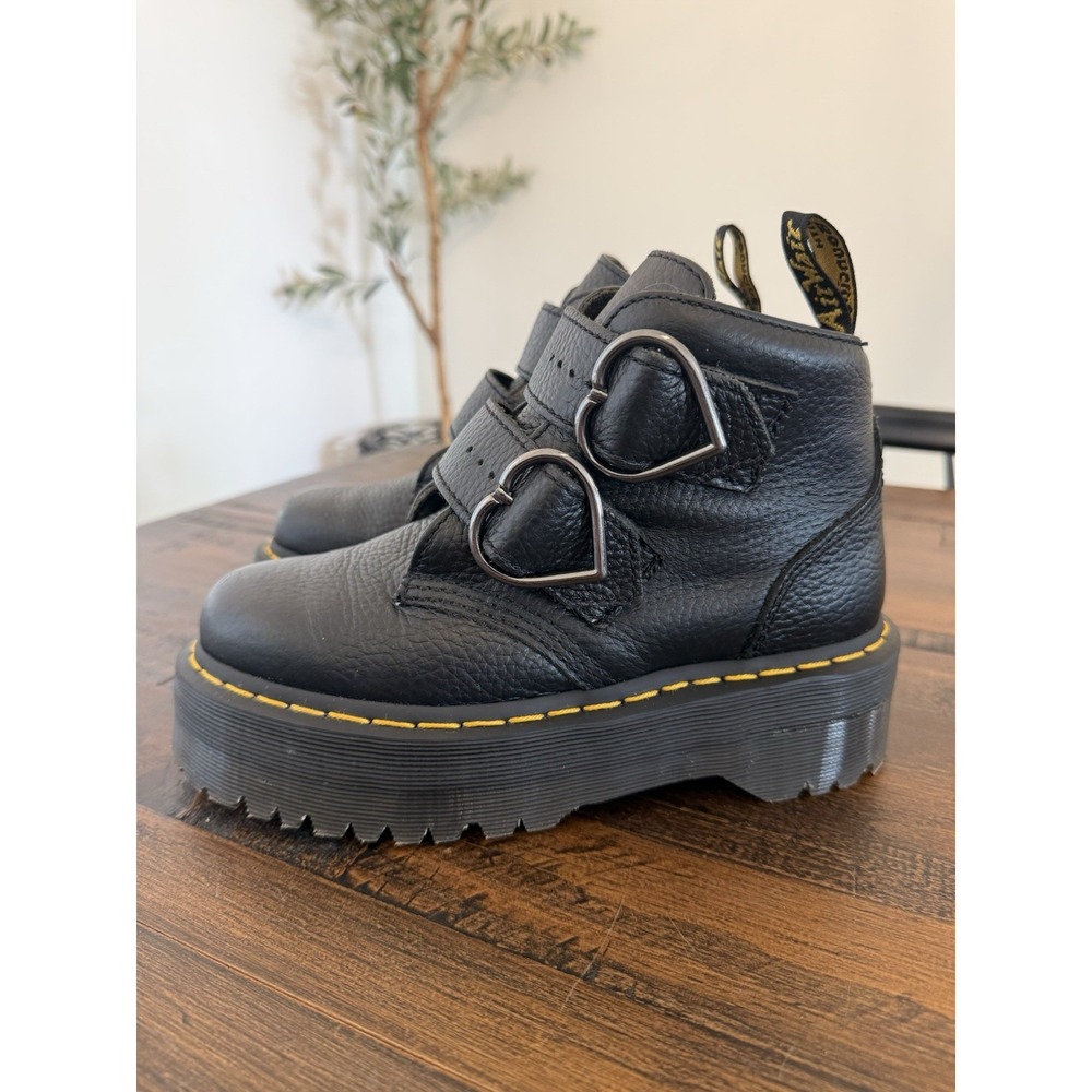 Dr. Martens Devon Heart Black Platform Pebbled Leather Buckle Boots Size US 6